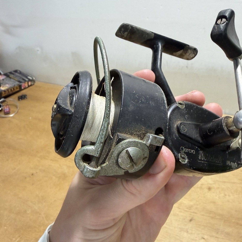 Vintage Garcia Mitchell 300 Spinning Reel France Fishing Reel Black Antique - Picture 4 of 13
